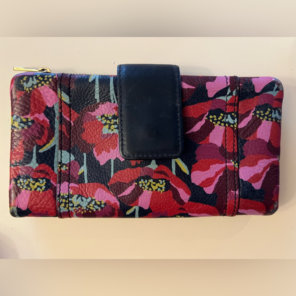 Fossil Ellis Multifunction floral leather tri fold clutch wallet black w/ poppy